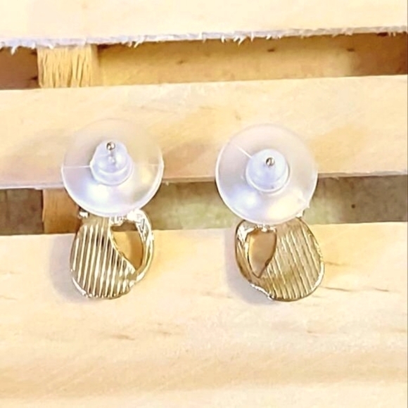 ONYX AND CZ GOLDTONE CAT EARRINGS - Picture 5 of 6